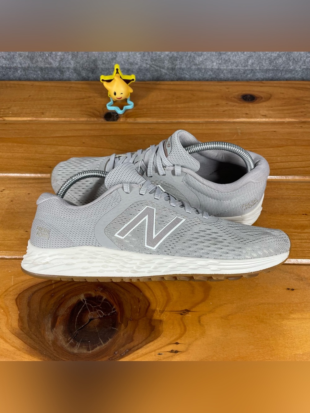 New Balance Fresh Foam Arishi V2 Womens 9.5 B Gray White Running Shoes Sneakers - Picture 7 of 16